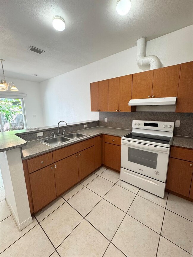 13705 NE 20th Pl in North Miami Beach, FL - Building Photo - Building Photo