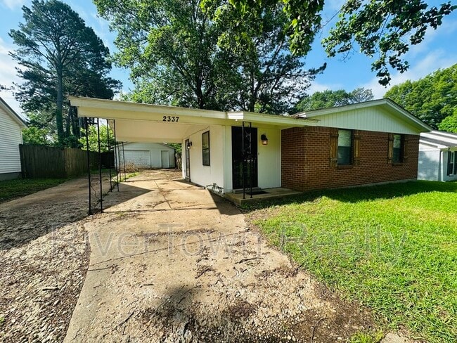 property at 2337 Colonial Hills Dr