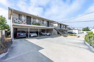West 166th St. Apartments in Gardena, CA - Foto de edificio - Building Photo