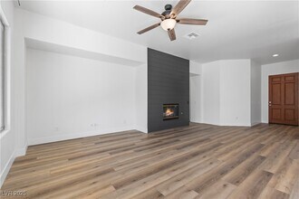 21 Douglas Grove Rd in Henderson, NV - Building Photo - Building Photo