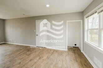 11117 Bristol Terrace in Kansas City, MO - Foto de edificio - Building Photo