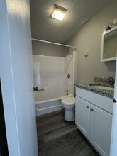 4 Twining St-Unit -9 in Plainville, CT - Foto de edificio - Building Photo