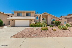 5259 E Paradise Ln in Scottsdale, AZ - Building Photo