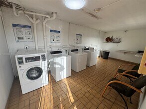 1085 W 68th St in Hialeah, FL - Building Photo - Building Photo
