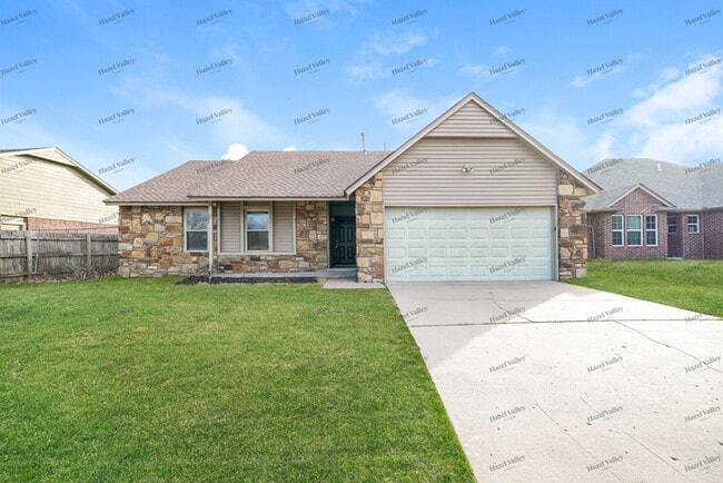 property at 13681 S Poplar St