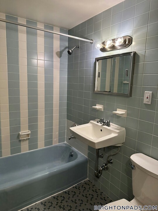 2018 Commonwealth Ave in Boston, MA - Building Photo