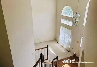 1137 New Ballwin Oaks Dr in Ballwin, MO - Foto de edificio - Building Photo