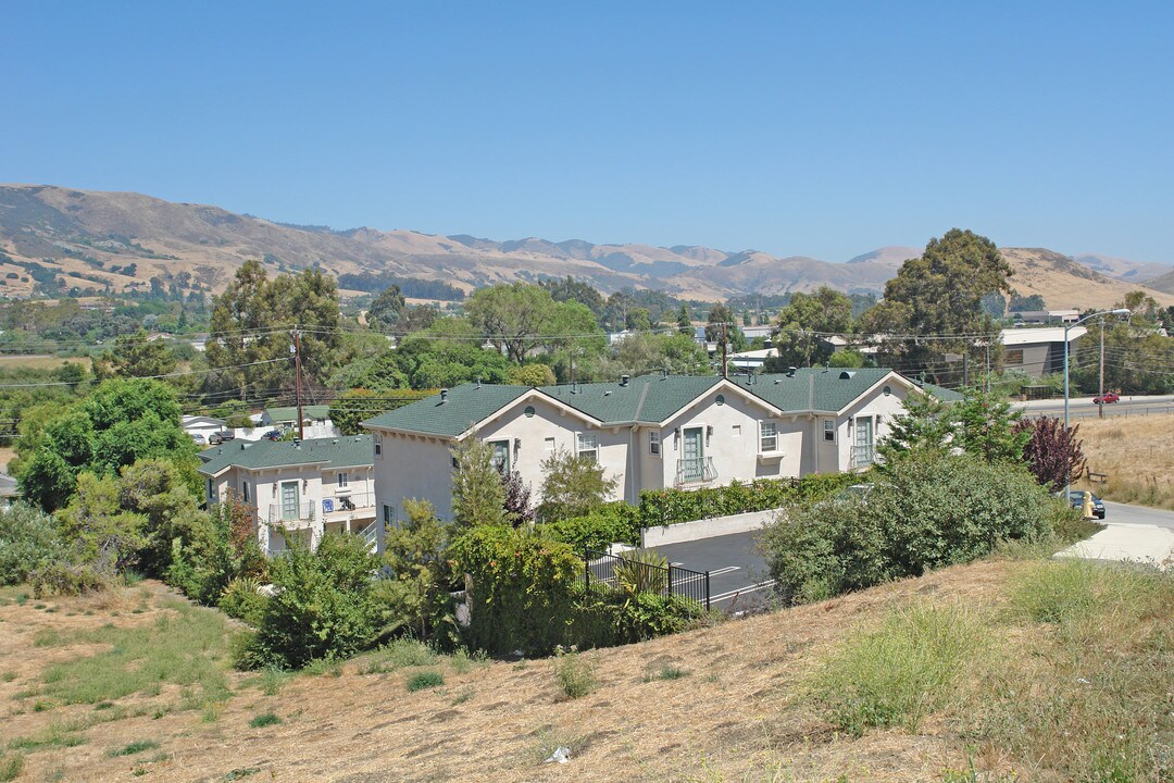 3362 Rockview Pl in San Luis Obispo, CA - Building Photo