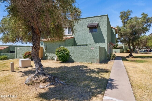 property at 807 E Cochise Dr