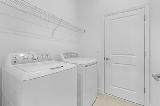 19617 Hinkley Dr in Estero, FL - Building Photo - Building Photo