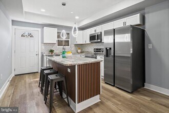 1607 E Lanvale St in Baltimore, MD - Foto de edificio - Building Photo