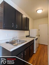 957 W Cornelia Ave, Unit 1b in Chicago, IL - Foto de edificio - Building Photo