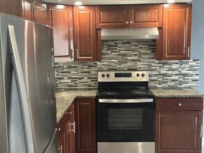 4660 NW 6th Ct in Delray Beach, FL - Building Photo - Building Photo