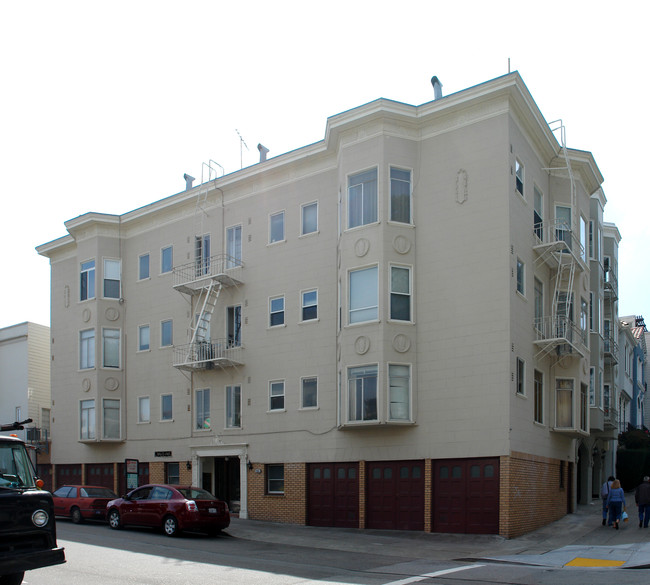 2665 Chestnut St in San Francisco, CA - Building Photo - Building Photo