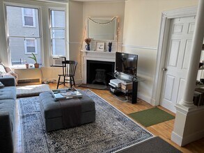 48 State St, Unit 4 in Portland, ME - Foto de edificio - Building Photo