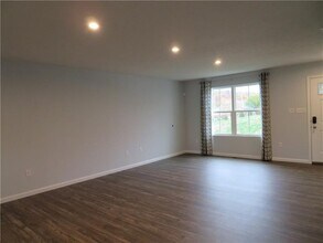 104 James Patrick Pl in Zelienople, PA - Building Photo - Building Photo