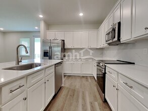 11650 Hillside Dr in Jacksonville, FL - Building Photo - Building Photo