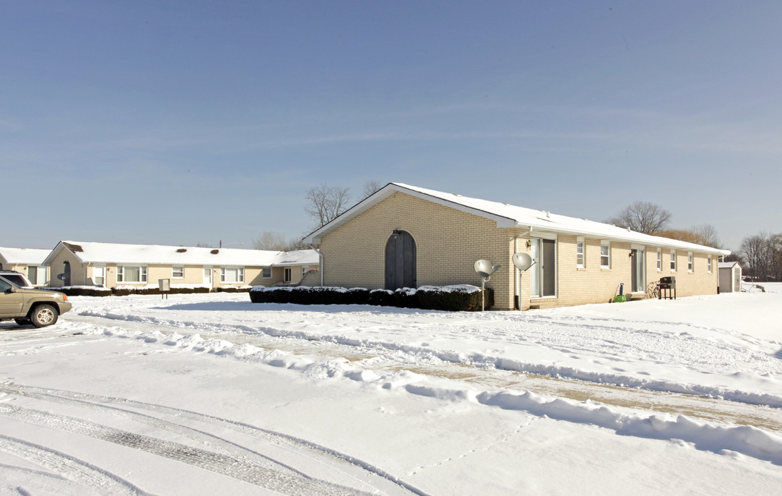 Winthrop Apartments in Winthrop Harbor, IL - Building Photo