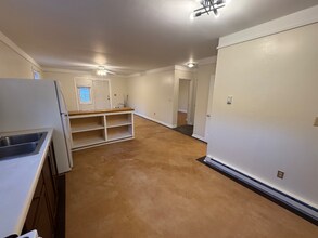 706 Cherry Mountain St in Forest City, NC - Foto de edificio - Building Photo