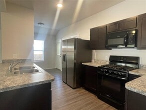 831 Highgarden Cir in Noble, OK - Building Photo - Building Photo