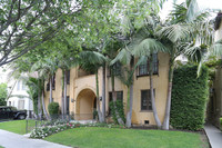 260 S Reeves Dr in Beverly Hills, CA - Foto de edificio - Building Photo