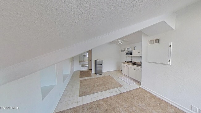 3042 E Cumberland Ct in Westlake Village, CA - Building Photo - Building Photo