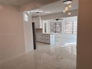 2813 Bahama Dr in Miramar, FL - Building Photo - Building Photo