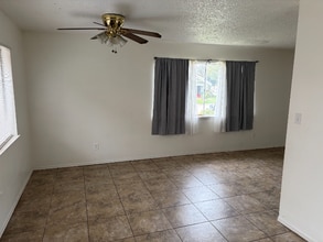 508 Tait Ave in Sanger, CA - Foto de edificio - Building Photo