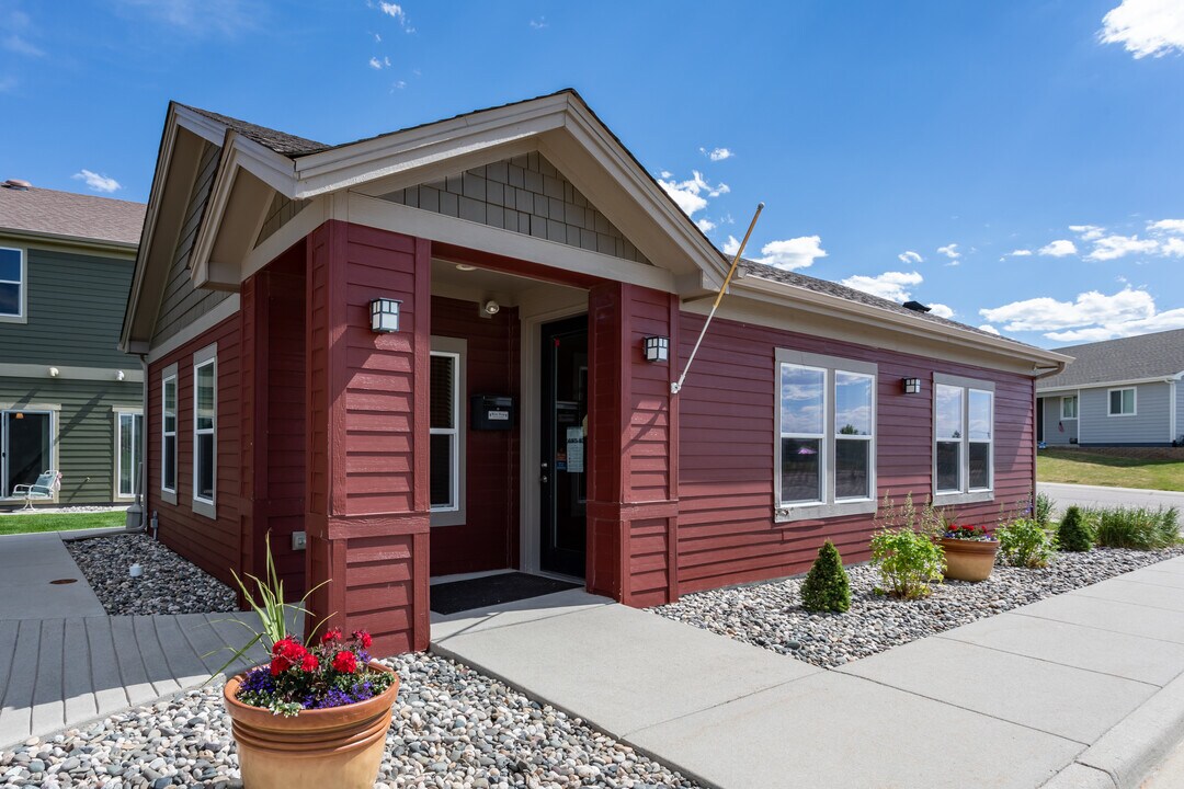 COLLEGE PARK in Gillette, WY - Building Photo