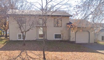 1020 Benedict Dr in Sauk Rapids, MN - Building Photo