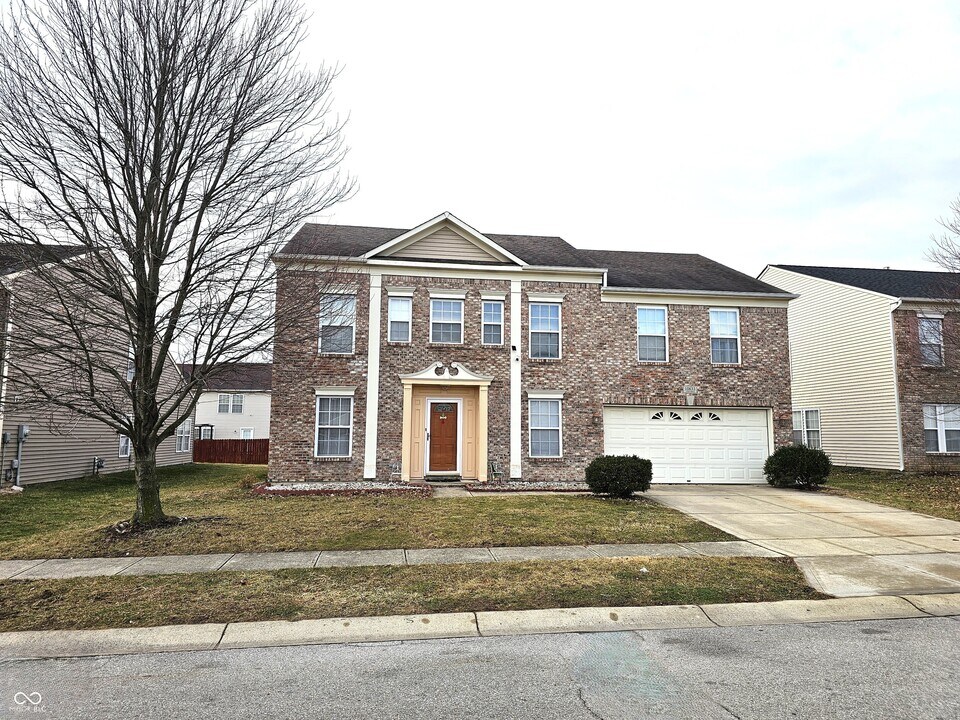 10633 Cyrus Dr in Indianapolis, IN - Building Photo