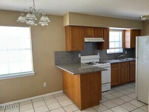 11275 Pebble Hills Blvd in El Paso, TX - Building Photo - Building Photo