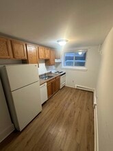 63 Selkirk Rd in Boston, MA - Foto de edificio - Building Photo