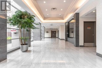 285-1285 Enfield Pl in Mississauga, ON - Building Photo - Building Photo