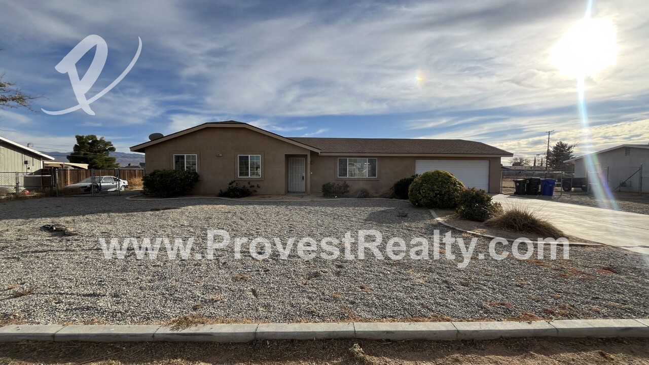 22851 Powhatan Rd in Apple Valley, CA - Building Photo