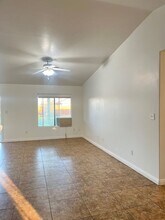 3252 Floral Meadow Dr in Bakersfield, CA - Building Photo - Building Photo