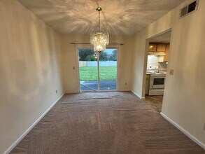 694 Wallace Martin Dr in Hinesville, GA - Building Photo - Building Photo