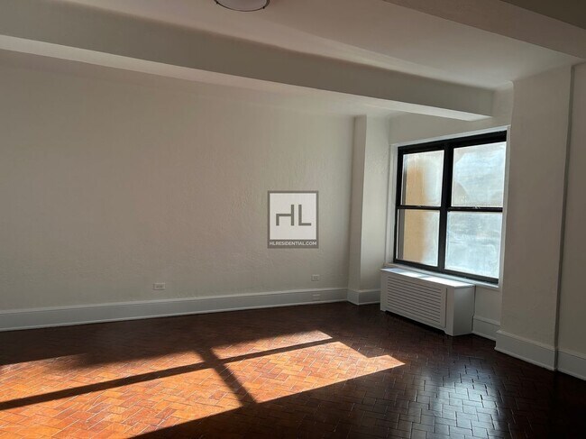 WEST 73 STREET in New York, NY - Building Photo - Building Photo