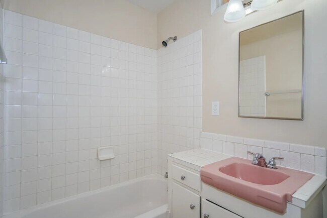 624 Erica St in Escondido, CA - Building Photo - Building Photo