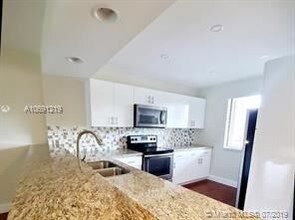 201 Lakeview Dr-Unit -Apt 204 in Weston, FL - Building Photo - Building Photo