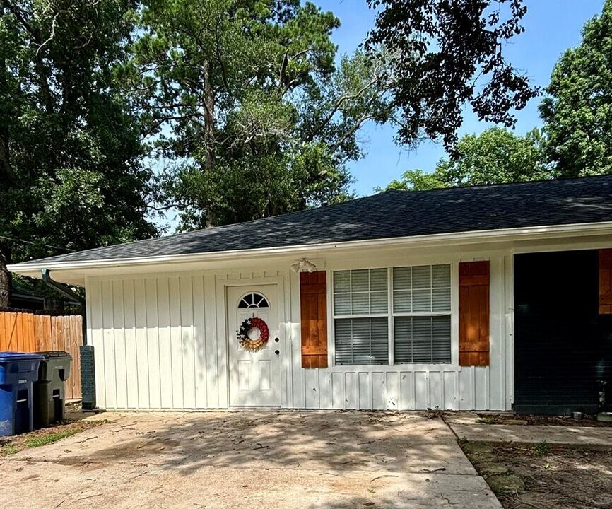 1611 Ave Q in Huntsville, TX - Building Photo