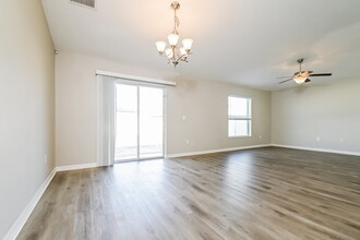 8108 Cherry Branch Dr in Ruskin, FL - Building Photo - Building Photo