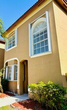 16257 Emerald Cove Rd in Weston, FL - Building Photo - Building Photo