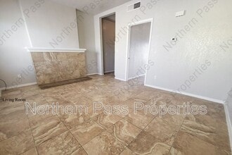 1100 Cedar St in El Paso, TX - Foto de edificio - Building Photo