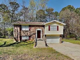 2252-2257 7 Oaks Cir in Conley, GA - Building Photo
