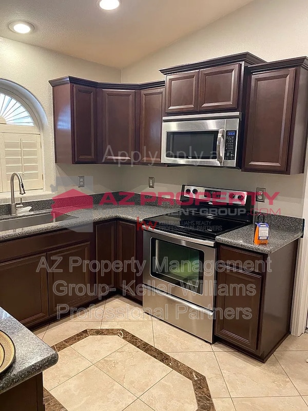 12725 W Palm Ln in Avondale, AZ - Building Photo - Building Photo