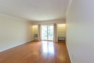 751 Main St, Unit Kings Wood Park in South Portland, ME - Building Photo - Building Photo