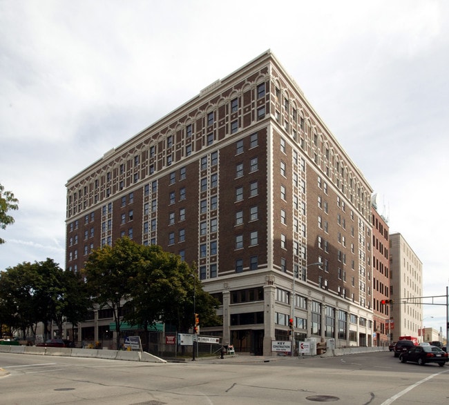 The Lorraine in Madison, WI - Building Photo - Building Photo