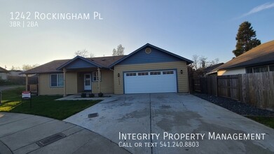 1242 Rockingham Pl in Grants Pass, OR - Building Photo - Building Photo