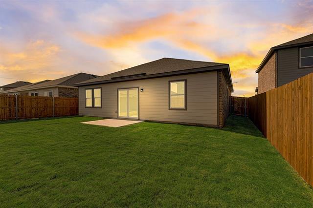 10345 Burnfoot Ln in Crowley, TX - Foto de edificio - Building Photo